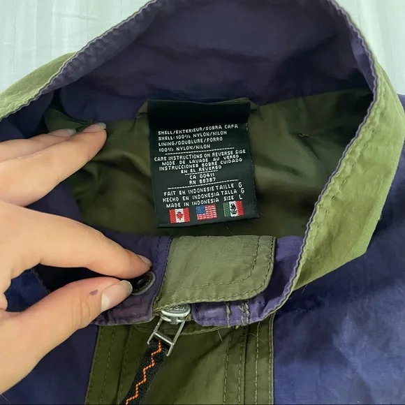 Adidas Mens cargo Windbreaker. - Picture 2 of 4